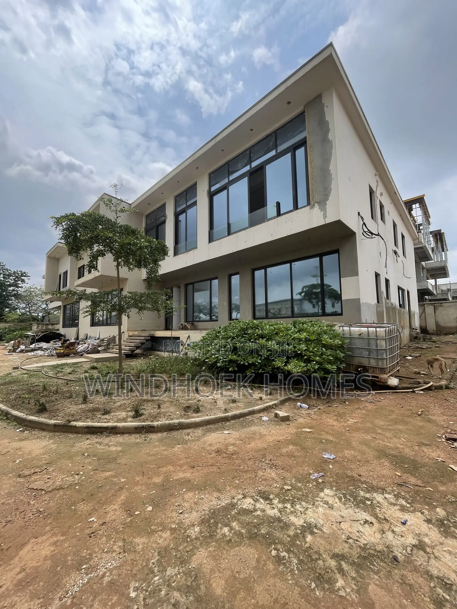 5bdrm Duplex in Mabushi for sale