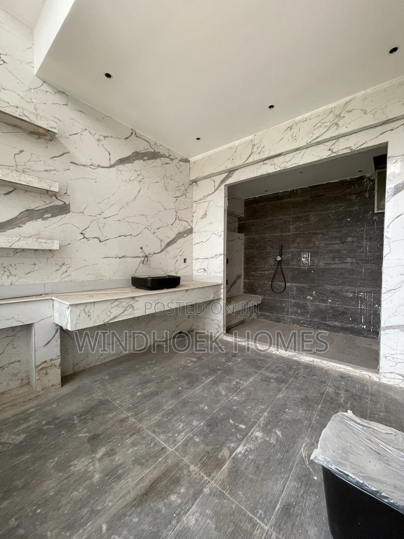 5bdrm Duplex in Mabushi for sale