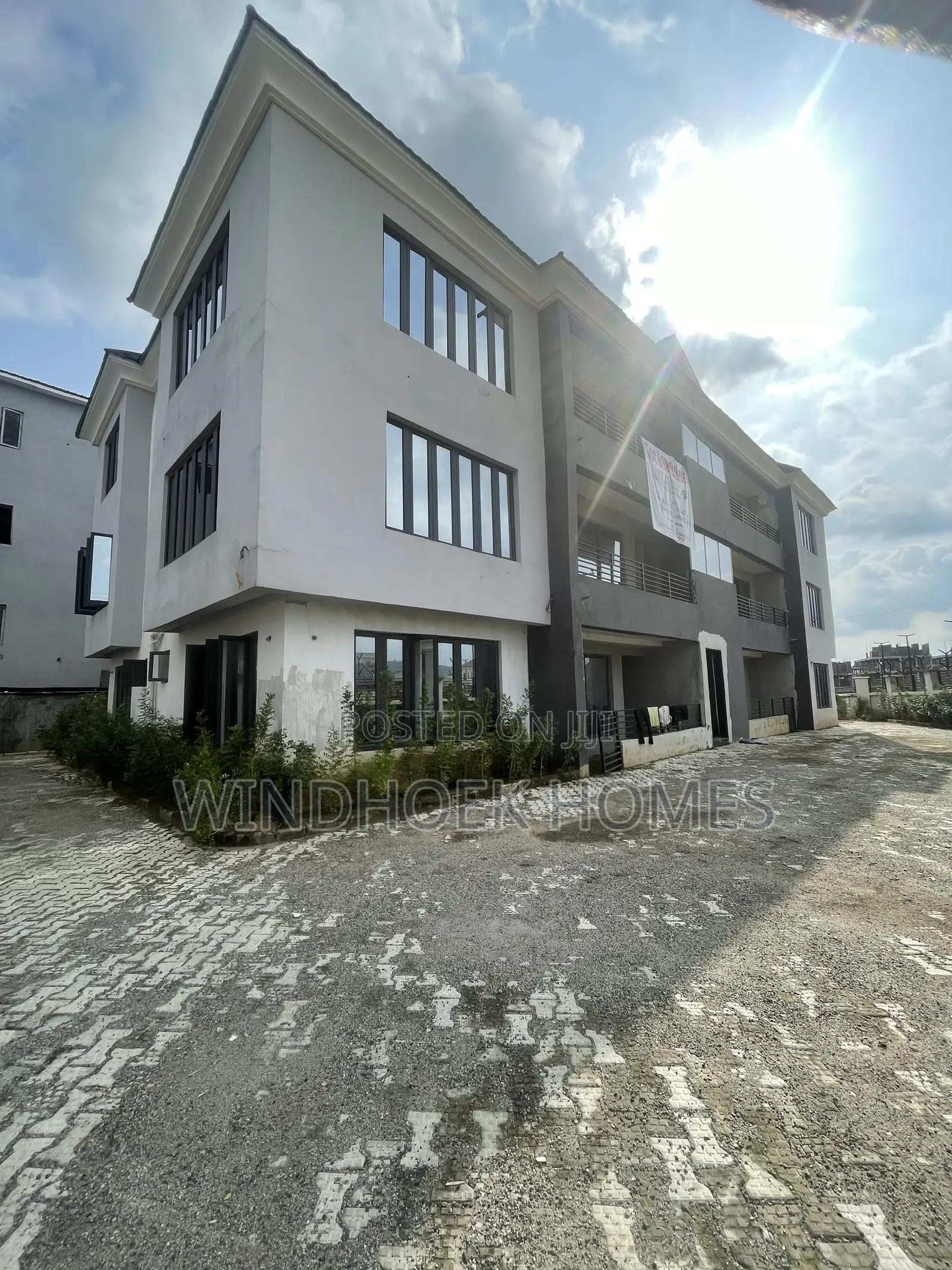 3bdrm Block of Flats in Jahi for sale