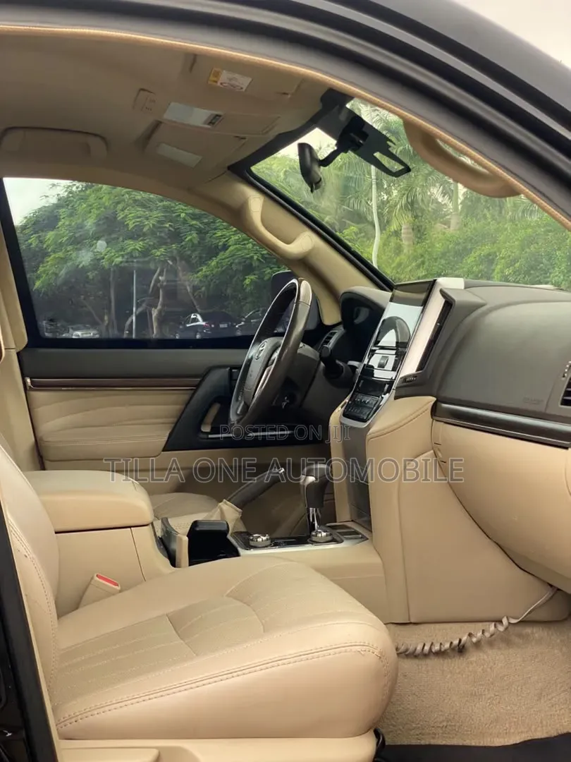 Toyota Land Cruiser 5.7 V8 VX-S 2021 Black