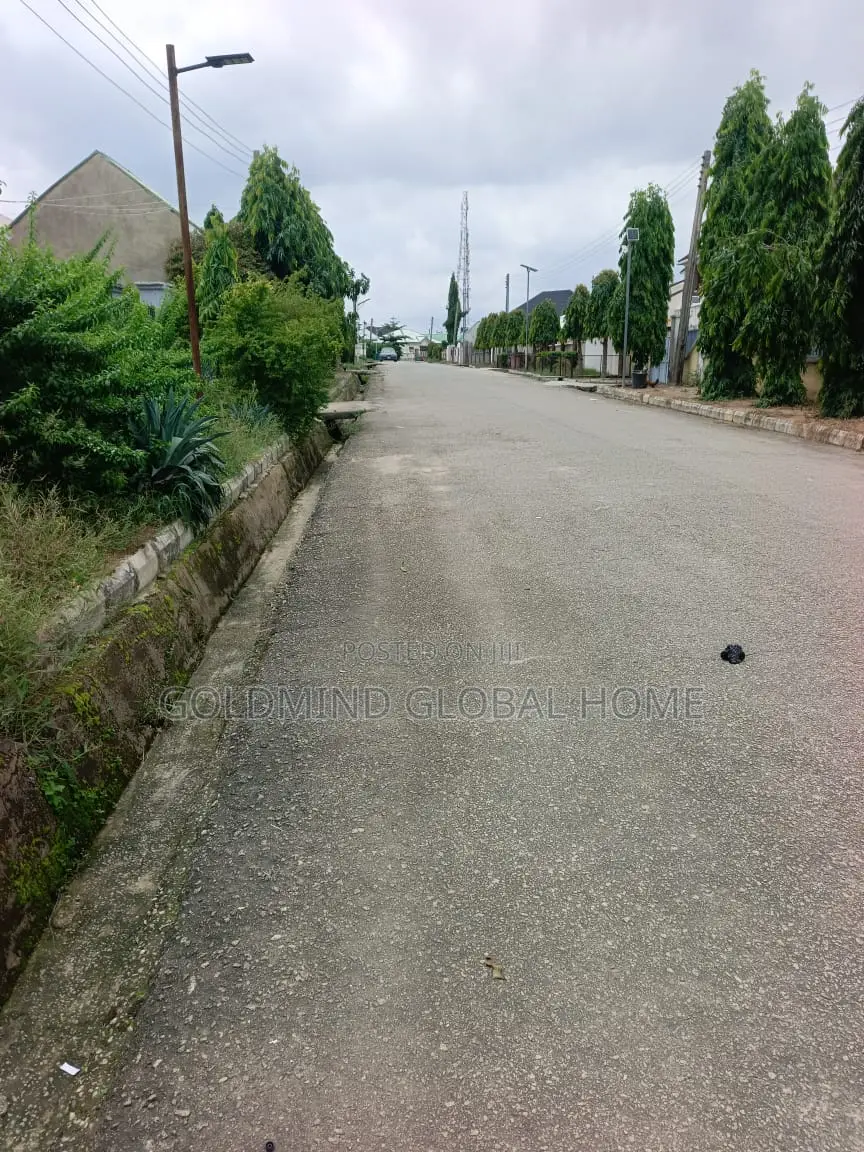3bdrm Block of Flats in Kaura District. for sale