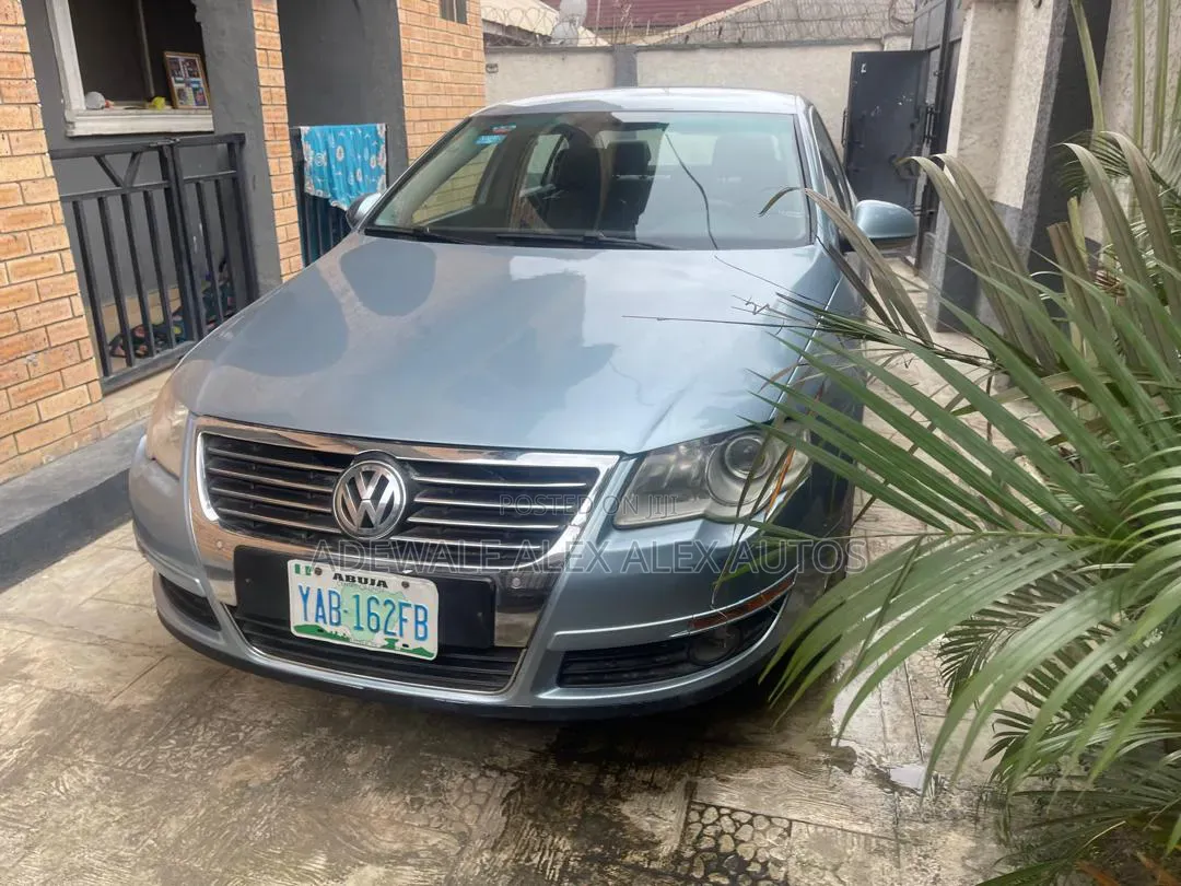 Volkswagen Passat 2008 Blue