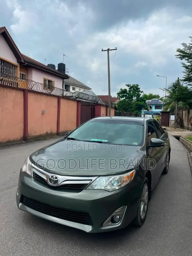 Toyota Camry XLE 4dr Sedan (2.5L 4cyl 6A) 2013 Green