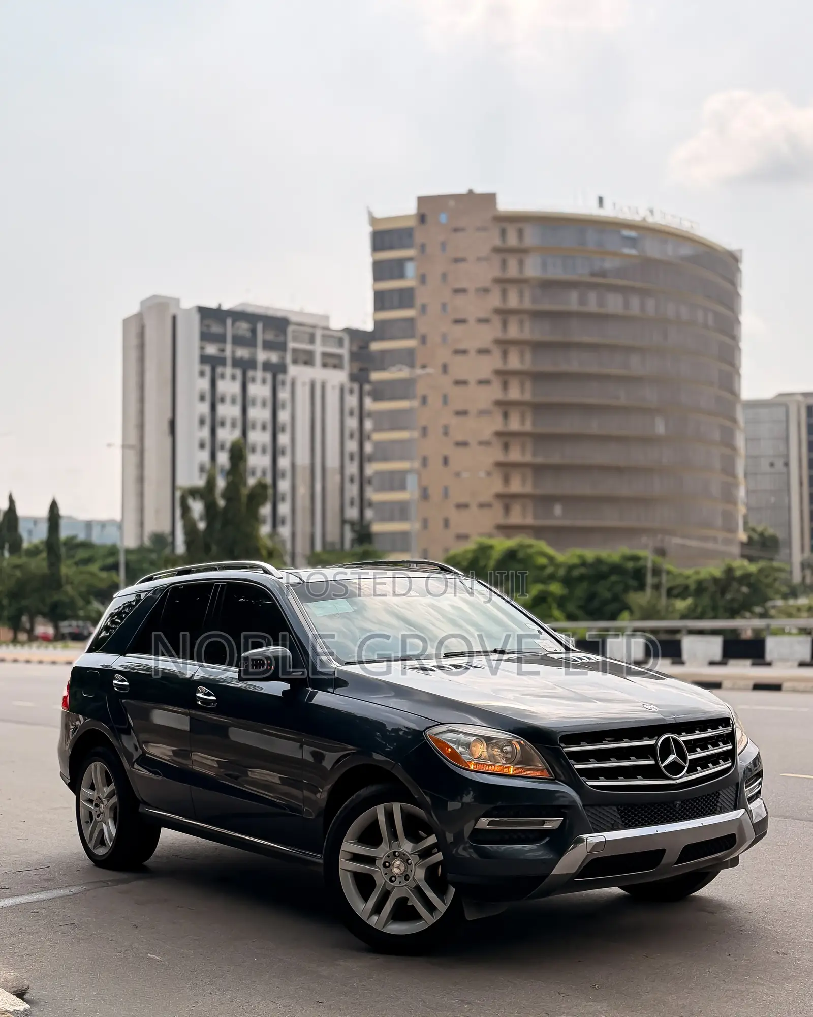 Mercedes-Benz M Class ML350 4MATIC 4dr SUV AWD (3.5L 6cyl 7A) 2014 Gray