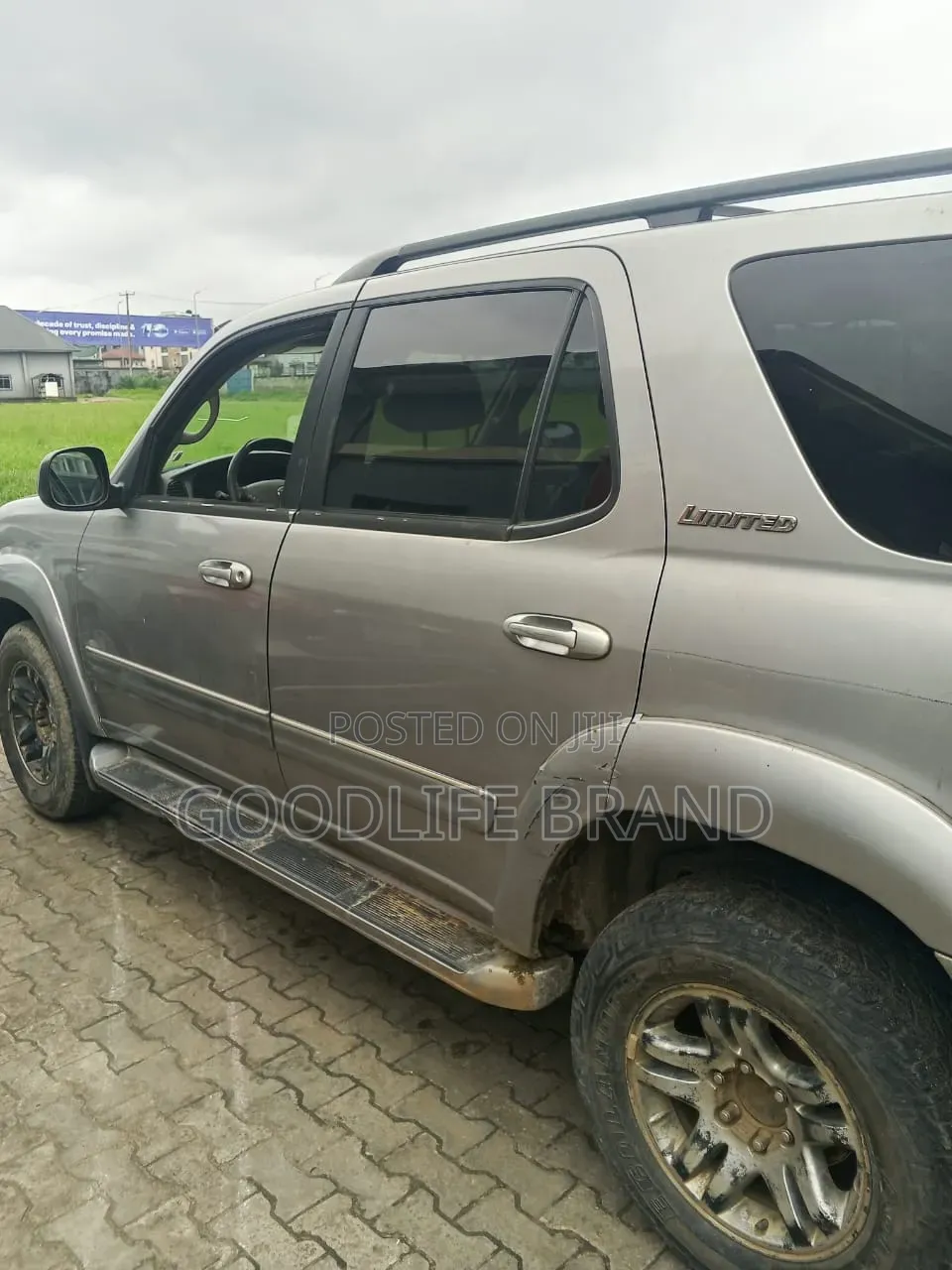 Toyota Sequoia Limited 4dr SUV 4WD (4.7L 8cyl 5A) 2005 Silver
