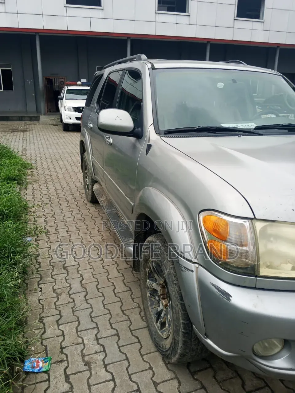 Toyota Sequoia Limited 4dr SUV 4WD (4.7L 8cyl 5A) 2005 Silver