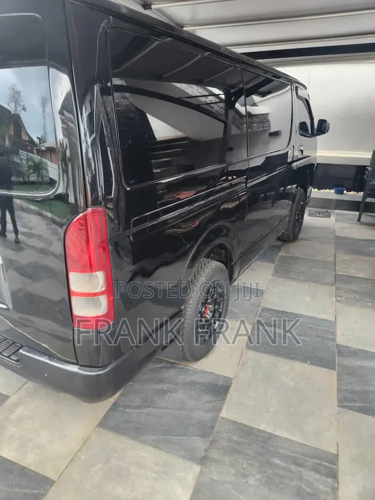 Toyota HiAce 2013 Black