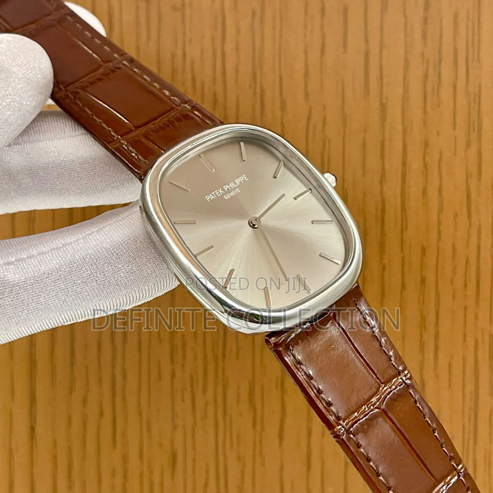PATEK PHILIPPE Leather Luxury Wristwatch