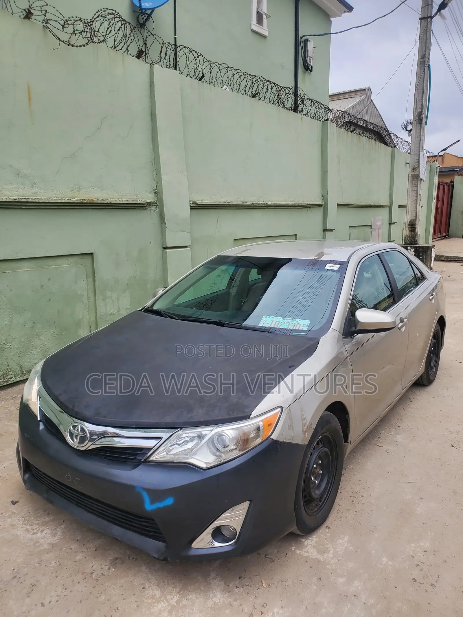 Toyota Camry LE 4dr Sedan (2.5L 4cyl 6A) 2014 Gray