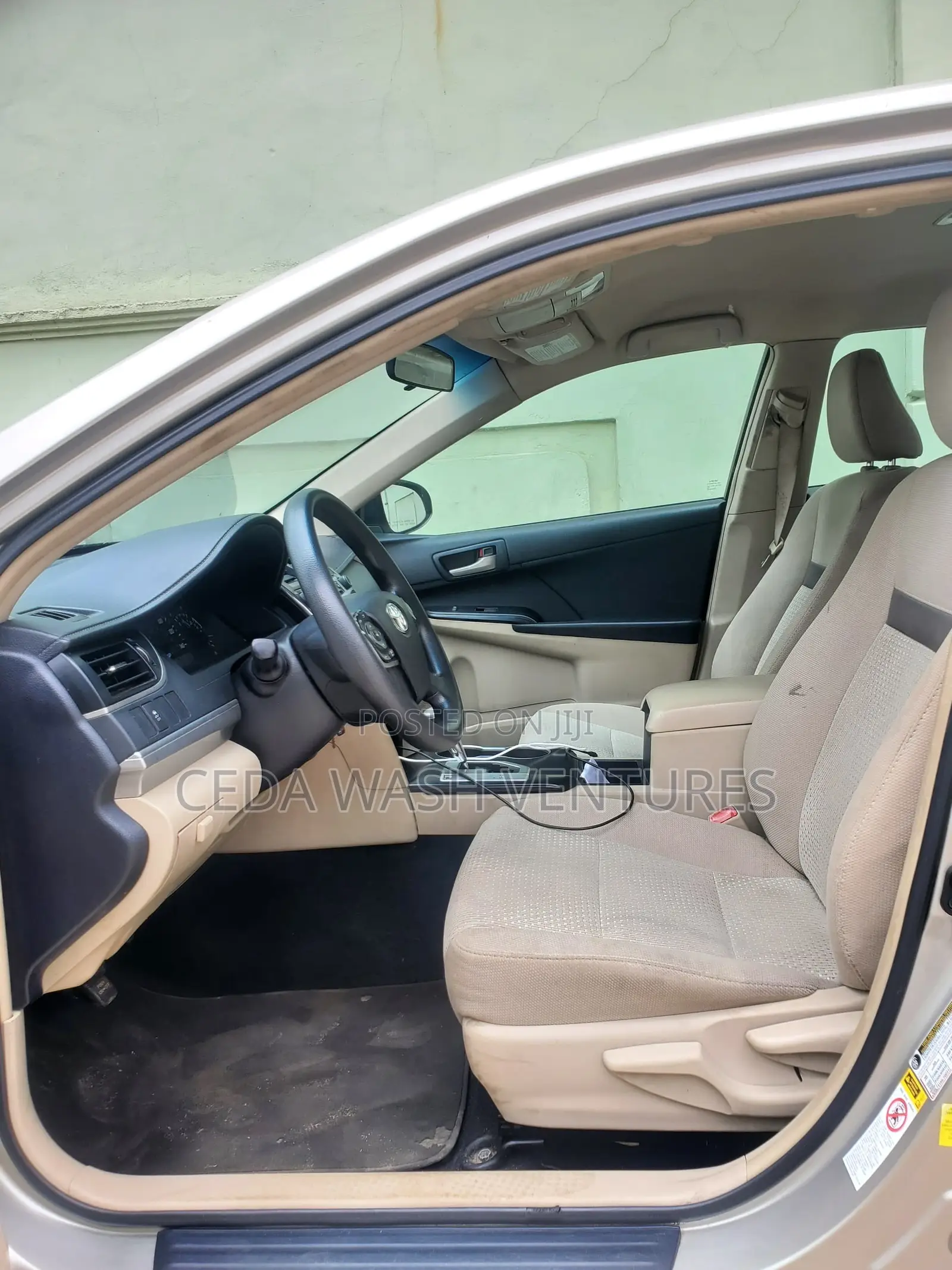 Toyota Camry LE 4dr Sedan (2.5L 4cyl 6A) 2014 Gray