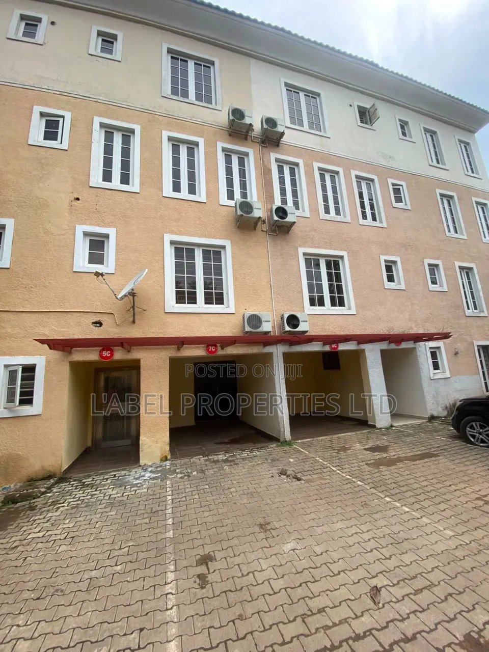 3bdrm Townhouse / Terrace in Asokoro Main for rent