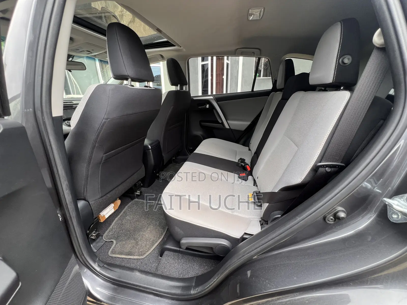 Toyota RAV4 XLE AWD (2.5L 4cyl 6A) 2017 Gray