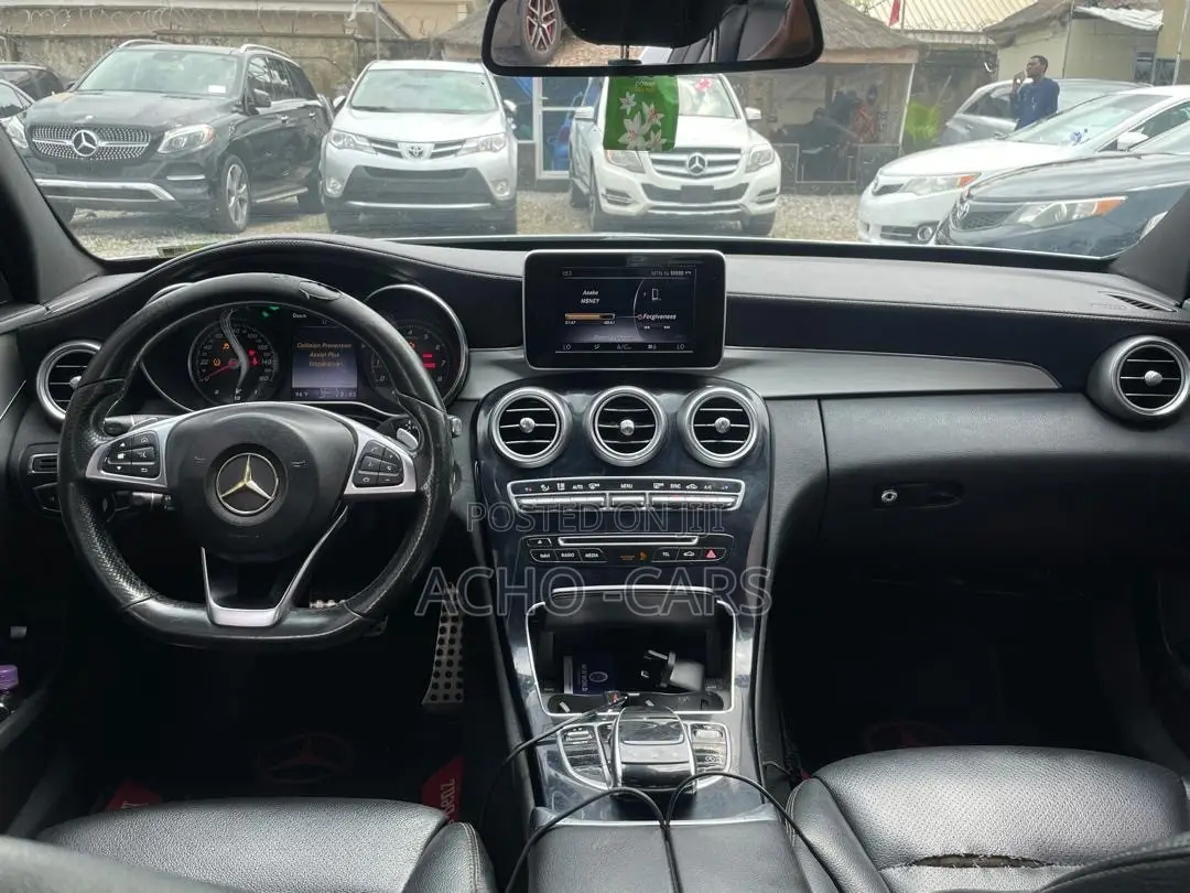 Mercedes-Benz C300 2015 Blue