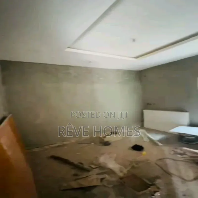 Mini Flat in Lawanson for rent