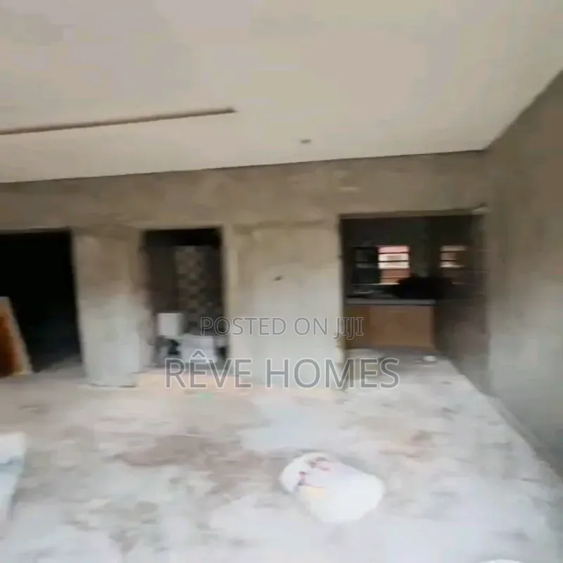 Mini Flat in Lawanson for rent
