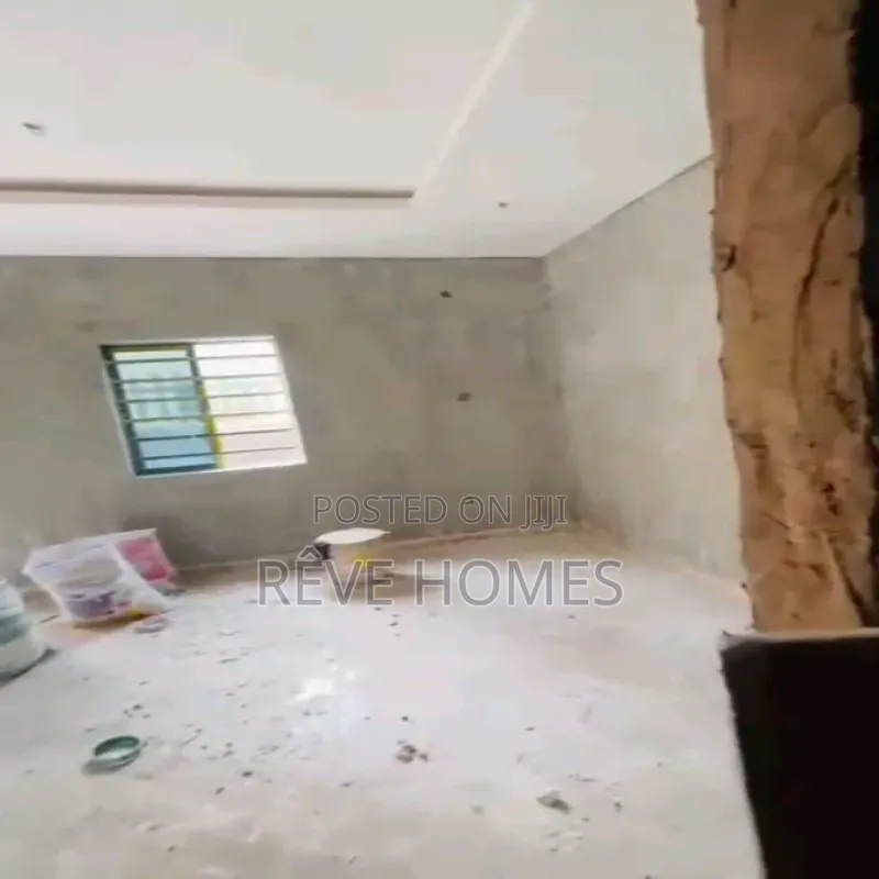 Mini Flat in Lawanson for rent