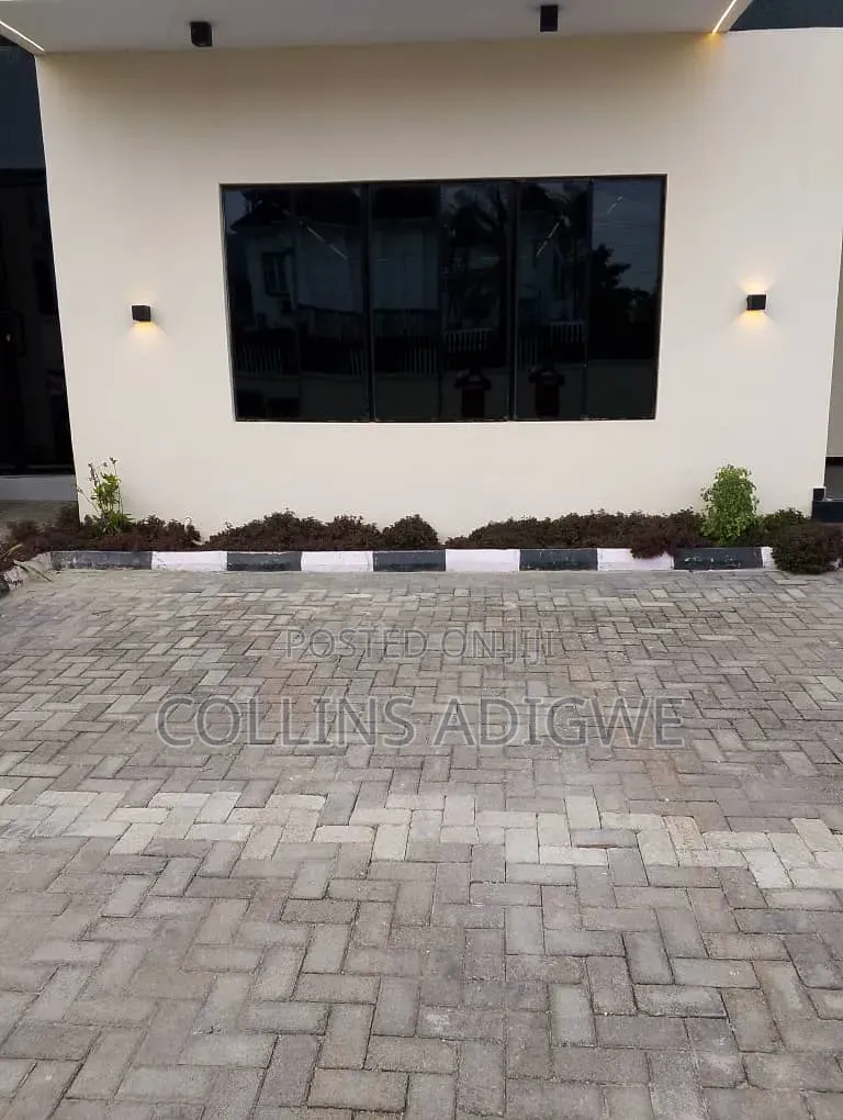 3bdrm Townhouse / Terrace in Abraham Adesanya for rent