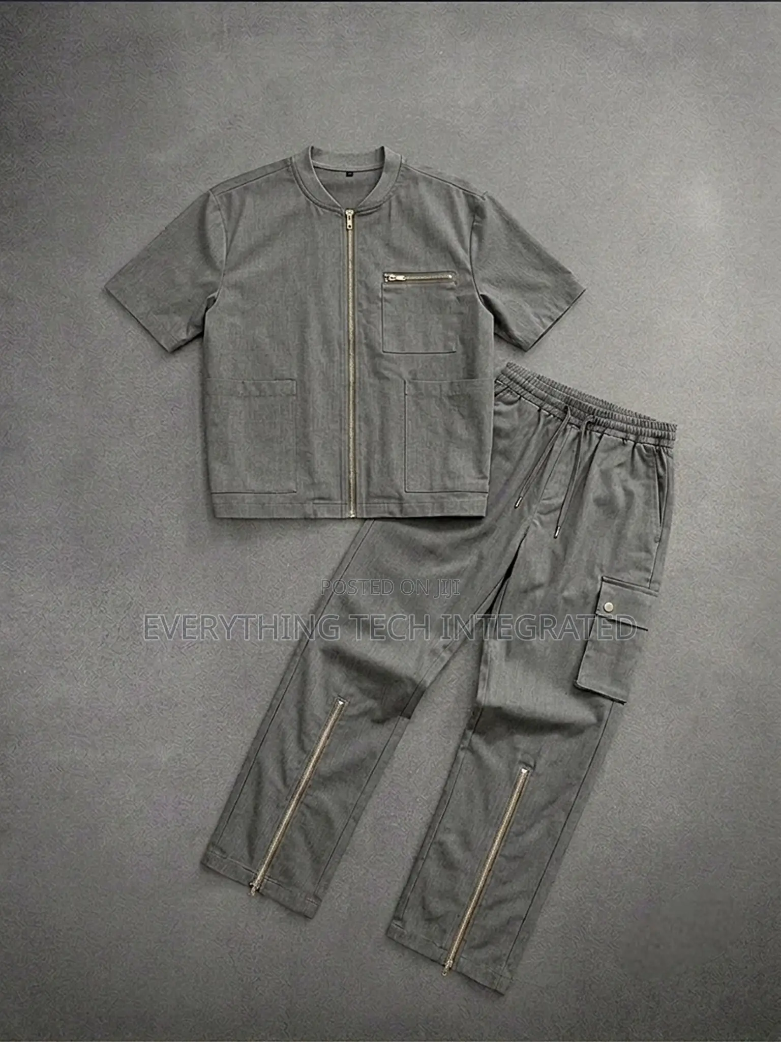 Short-Sleeve Zip-Front Shirt With Matching Cargo Pant