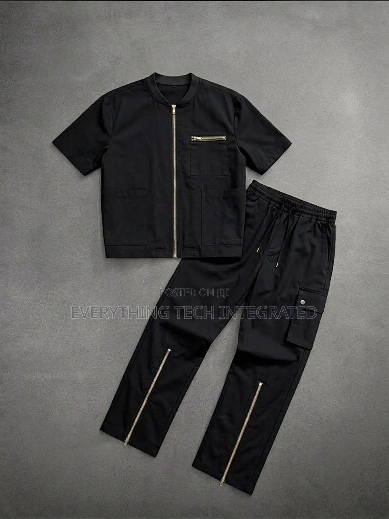 Short-Sleeve Zip-Front Shirt With Matching Cargo Pant