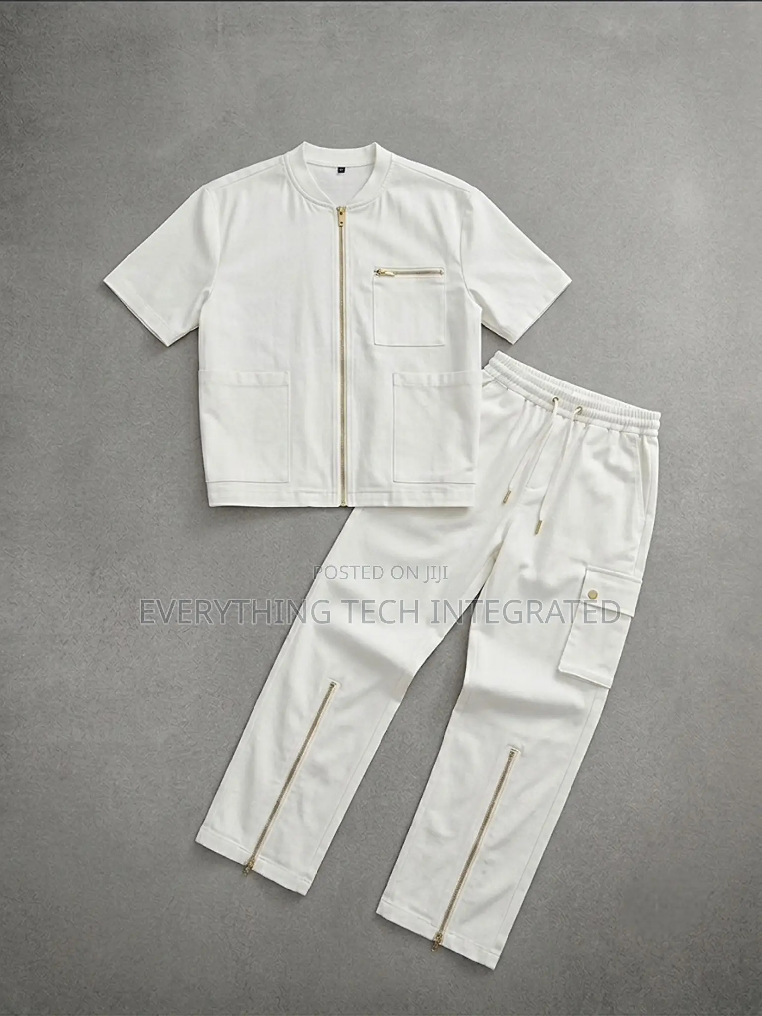 Short-Sleeve Zip-Front Shirt With Matching Cargo Pant
