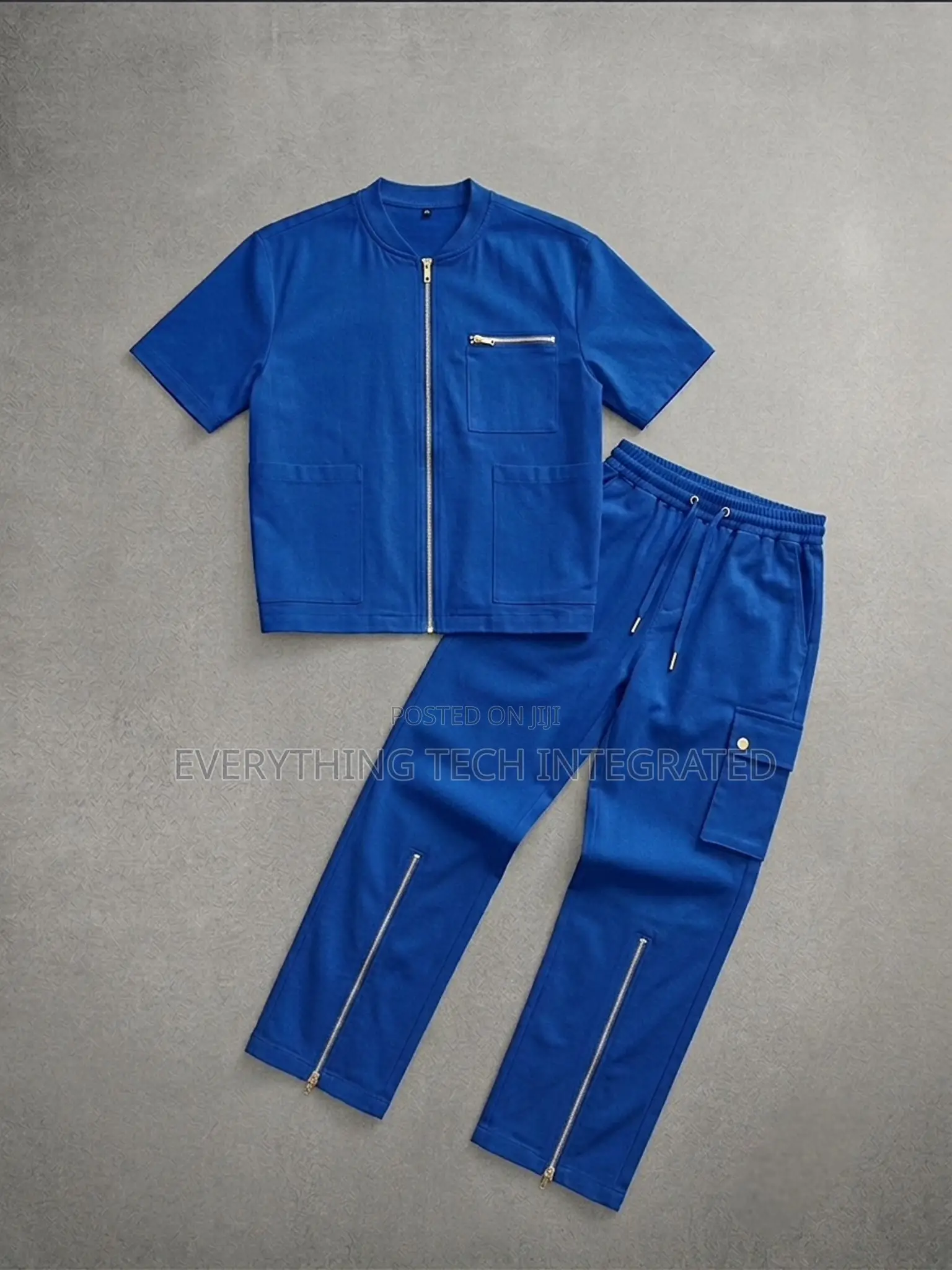 Short-Sleeve Zip-Front Shirt With Matching Cargo Pant
