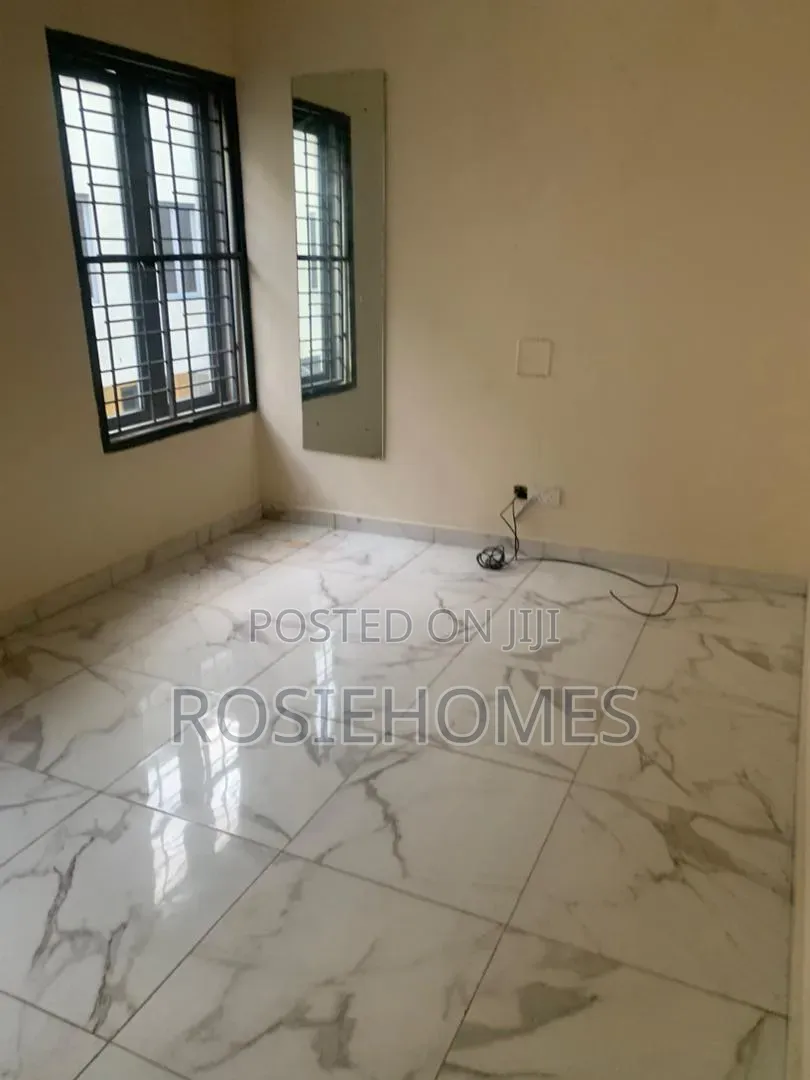 4bdrm Duplex in Lekki Phase 1 for rent