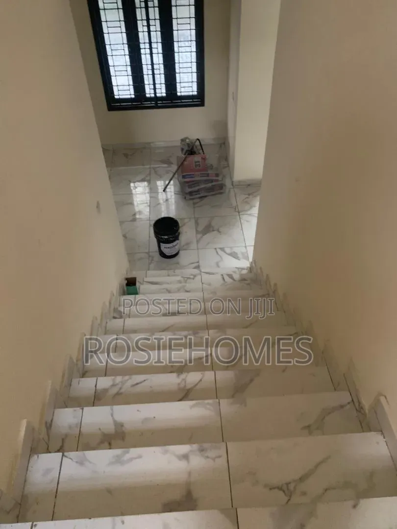 4bdrm Duplex in Lekki Phase 1 for rent