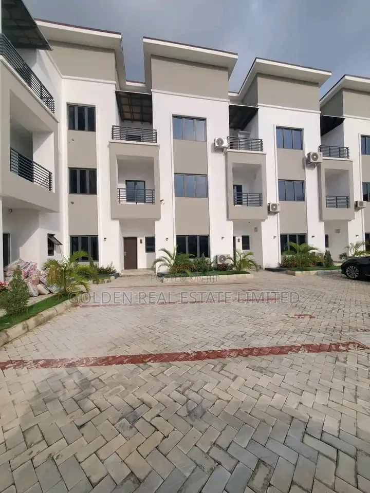 4bdrm Duplex in Jahi for sale
