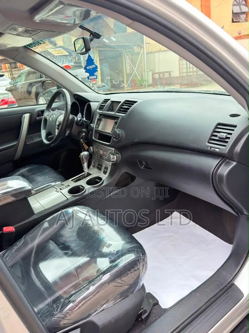 Toyota Highlander 2013 Silver
