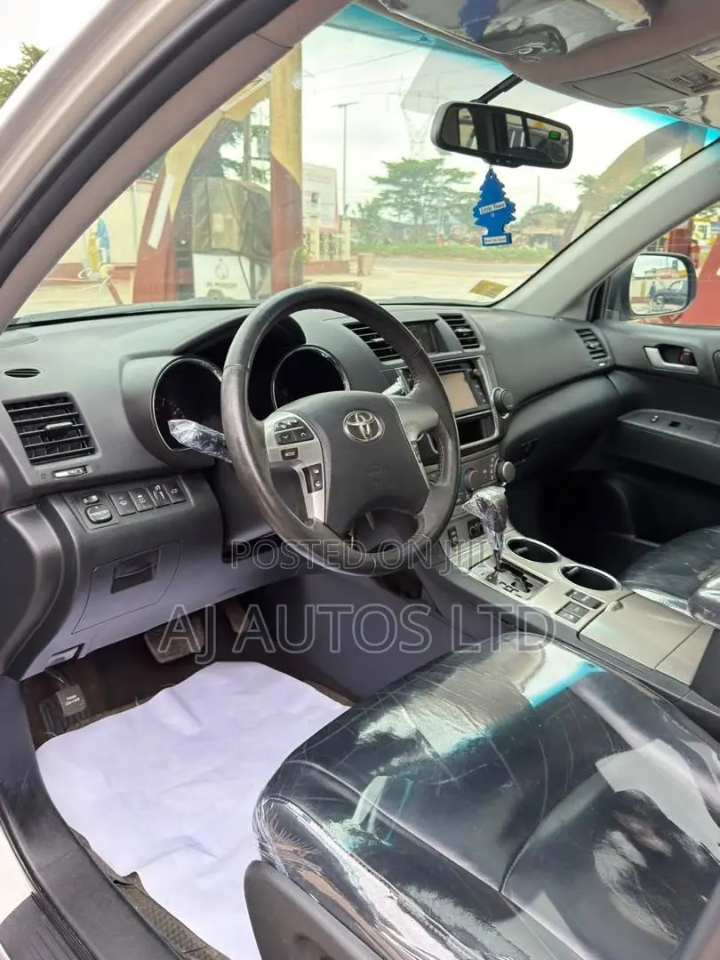 Toyota Highlander 2013 Silver