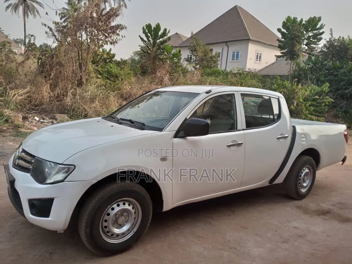 Mitsubishi L200 2005 White
