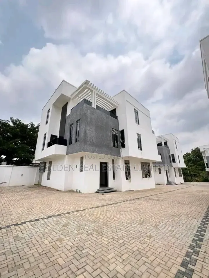 5bdrm Duplex in Life Camp for rent