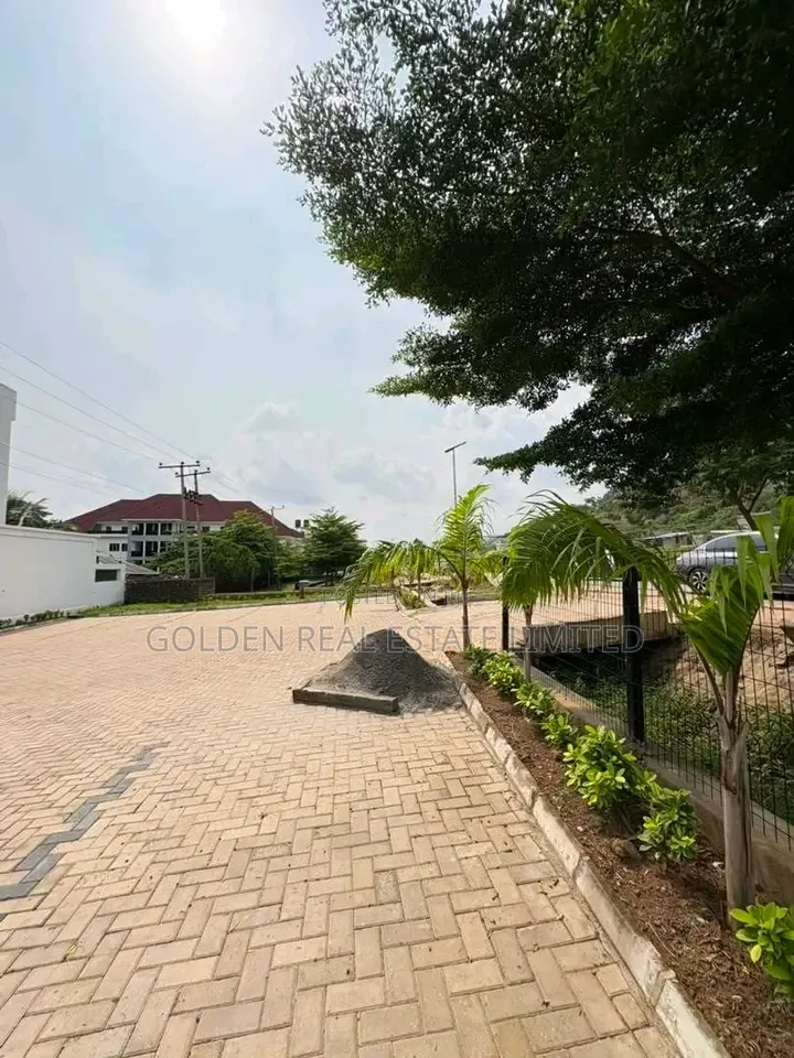 5bdrm Duplex in Life Camp for rent