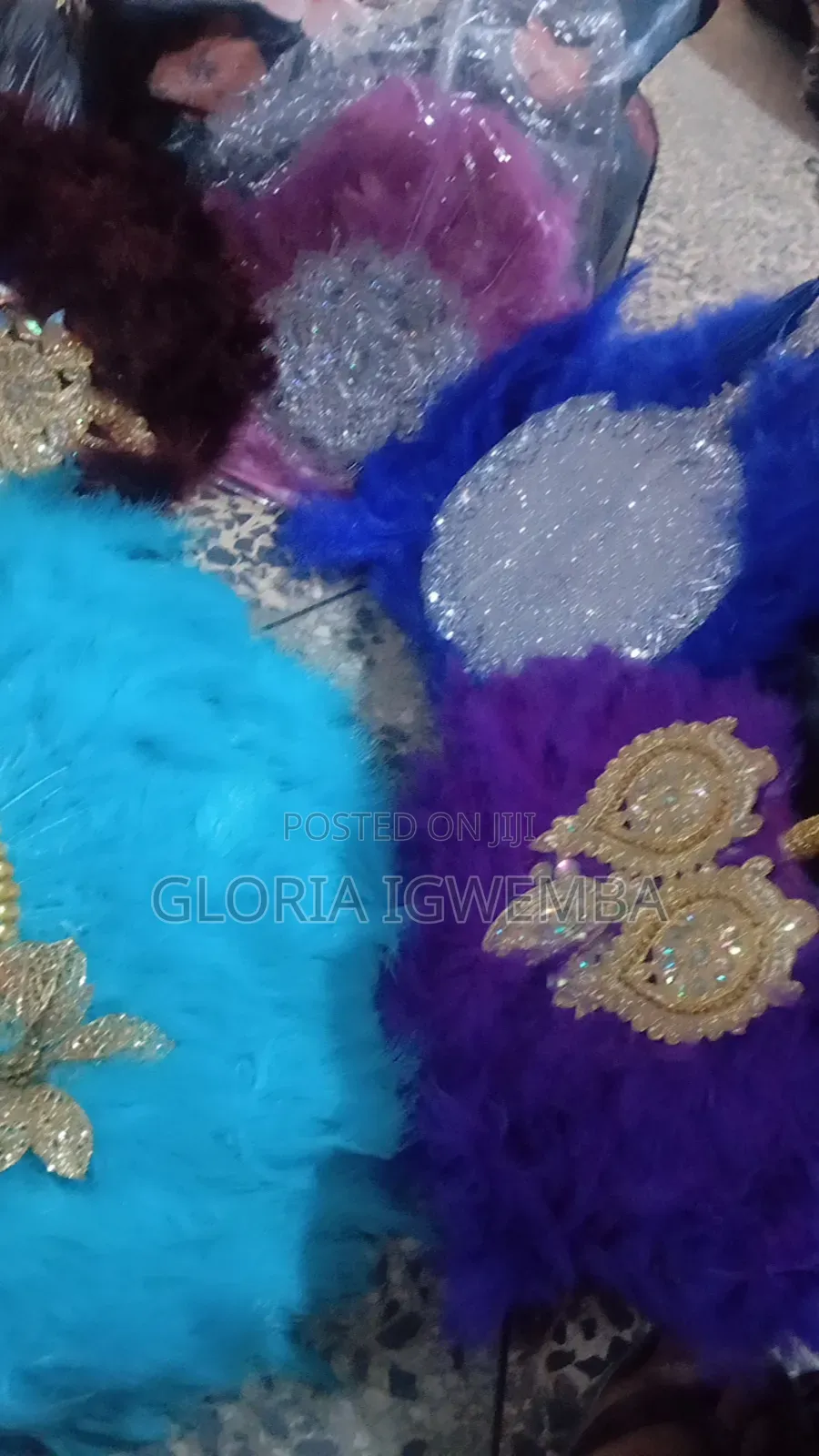 Beautiful and Classy Unique Hand Fan Feathers