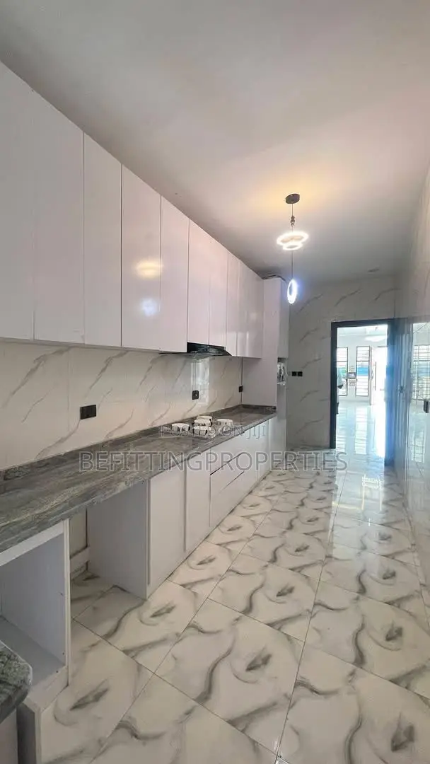 4bdrm Duplex in Lekki for sale