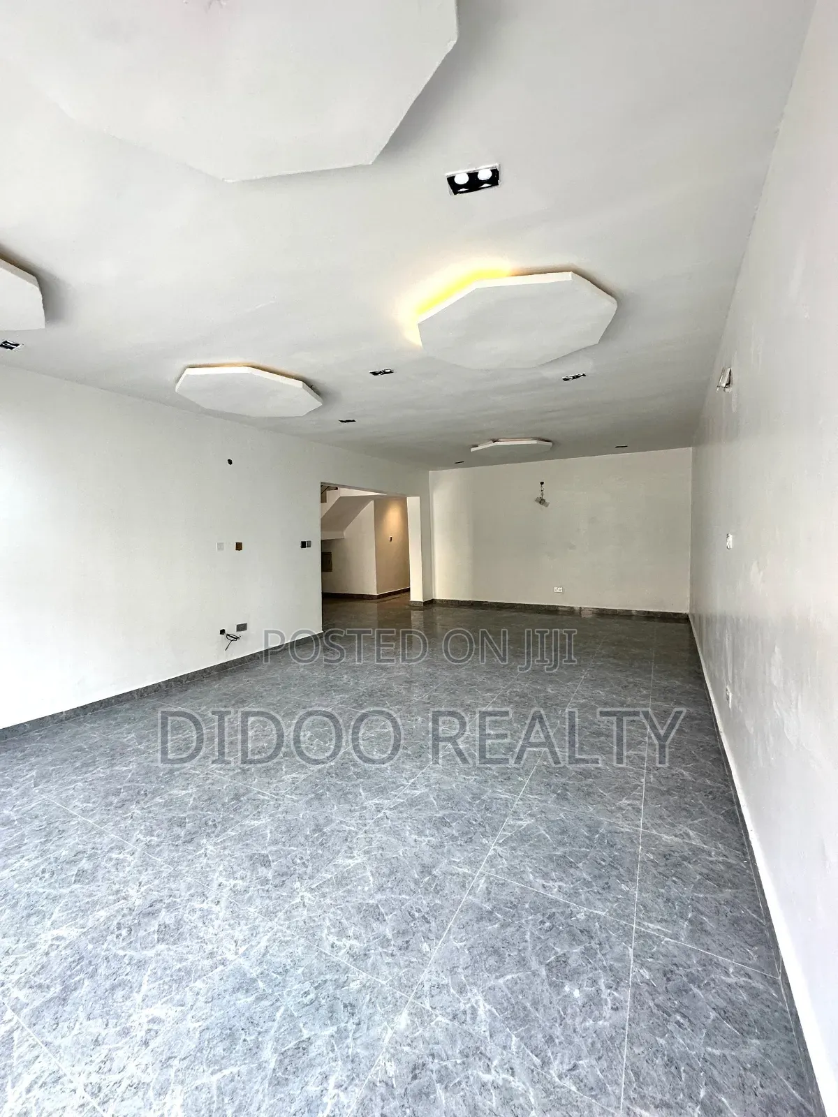 4bdrm Duplex in Karmo for rent