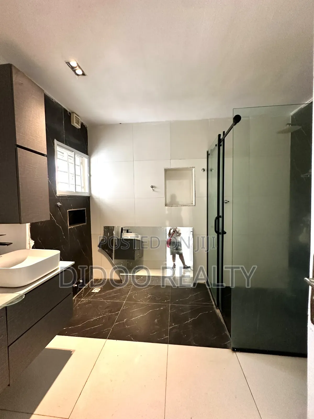 4bdrm Duplex in Karmo for rent