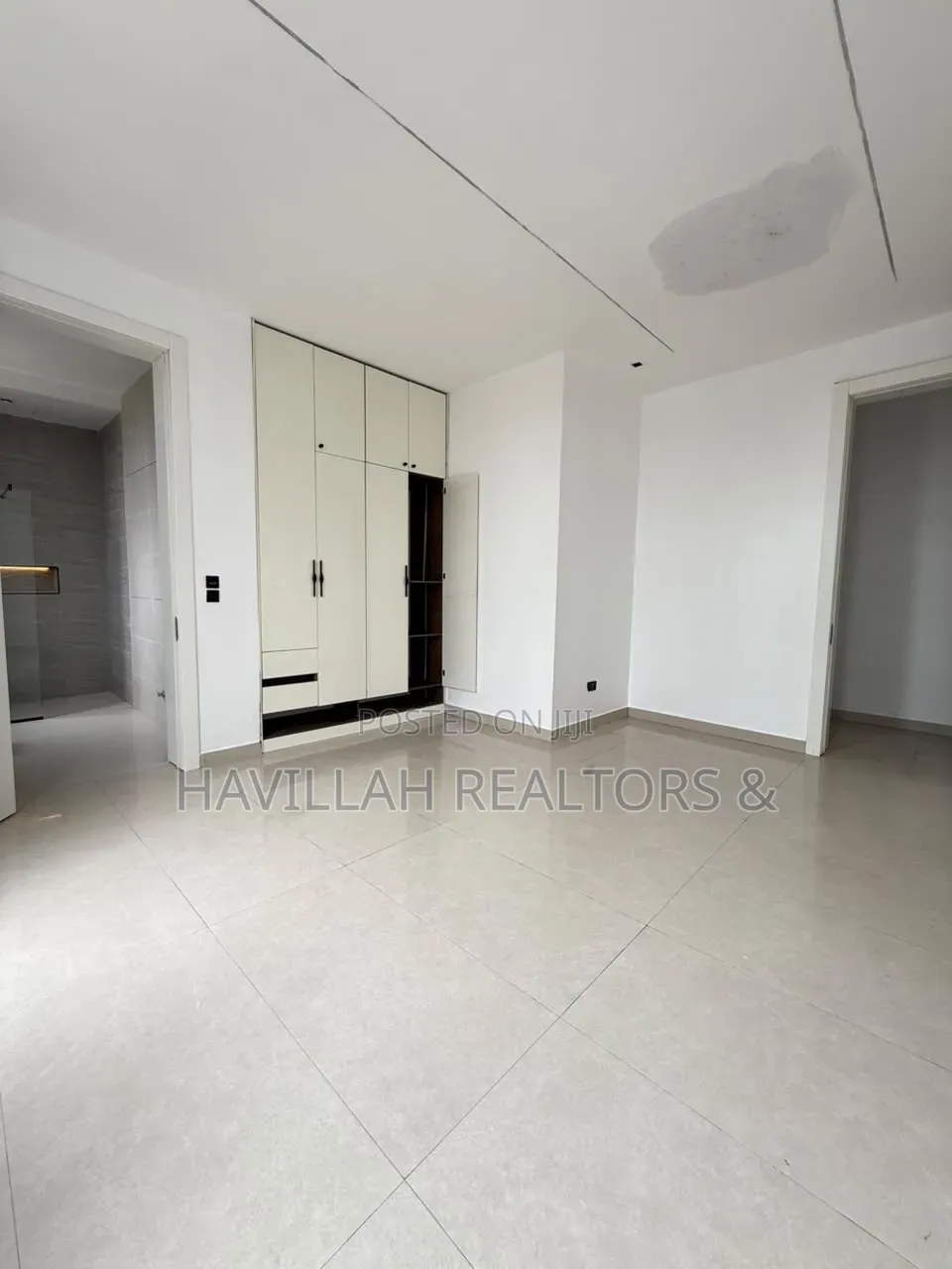 5bdrm Duplex in Ikate for sale