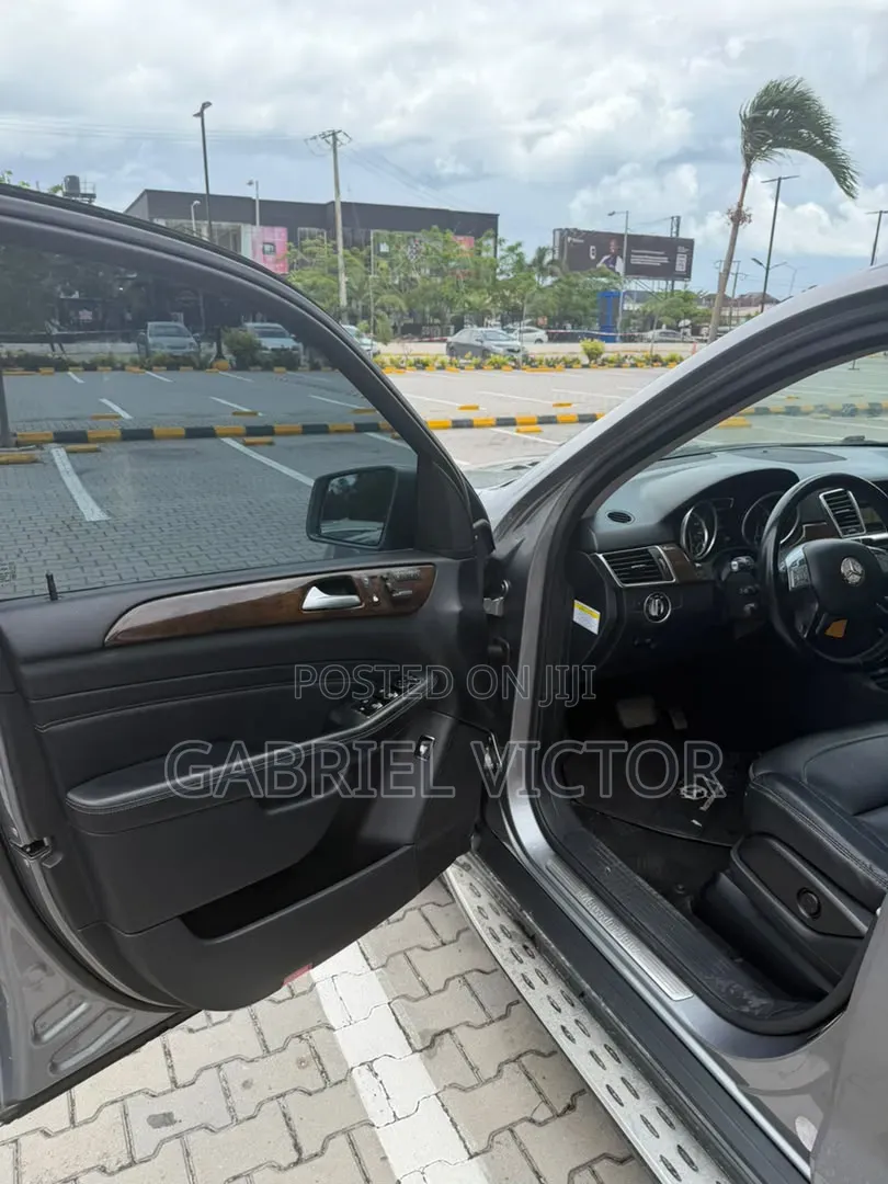 Mercedes-Benz M Class 2012 Silver