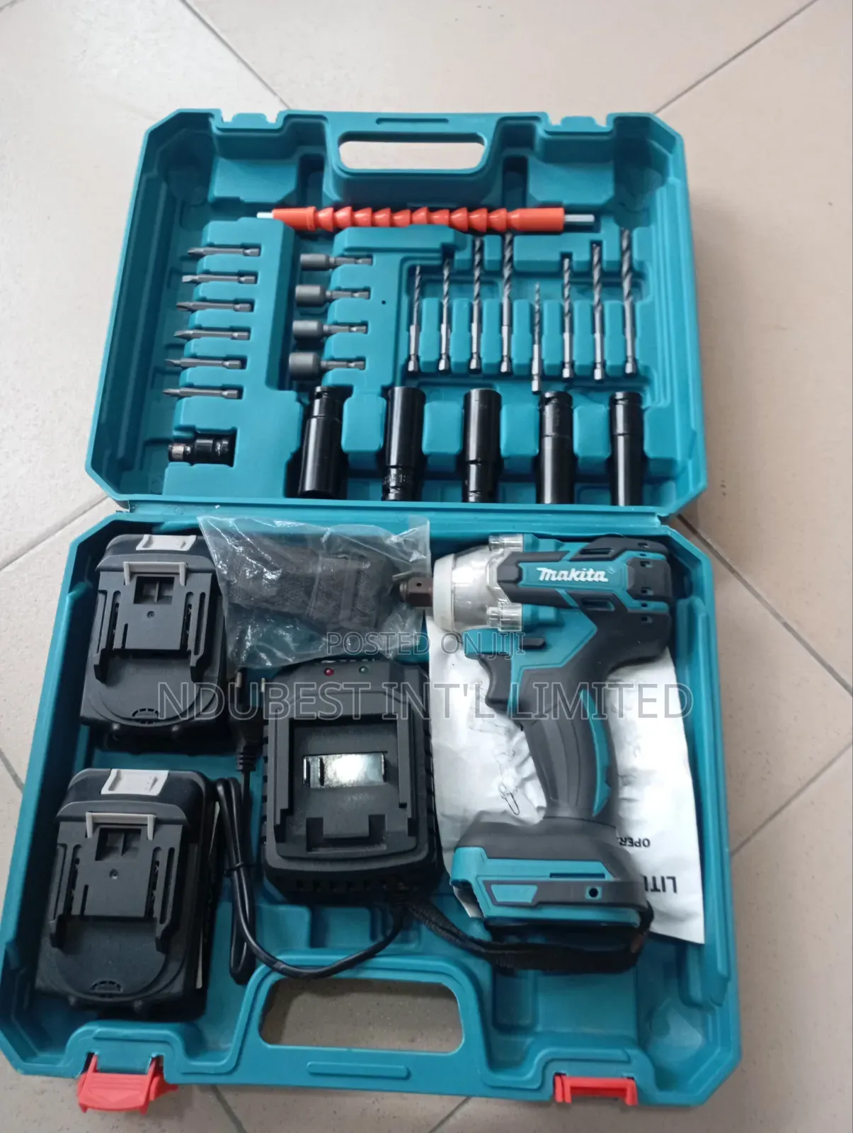 Makita Cordless Impact Wrench Kit