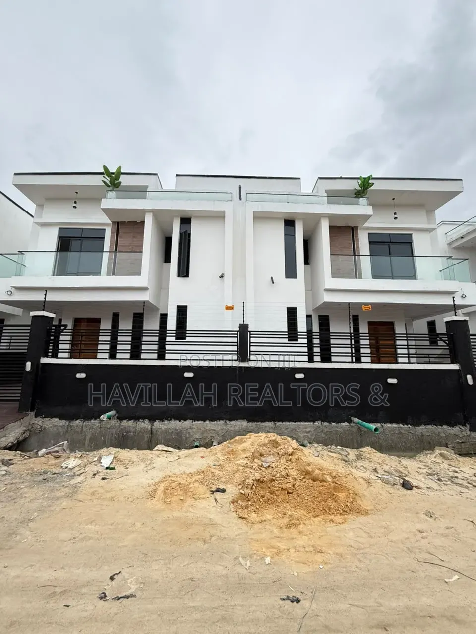 4bdrm Duplex in Sangotedo for sale