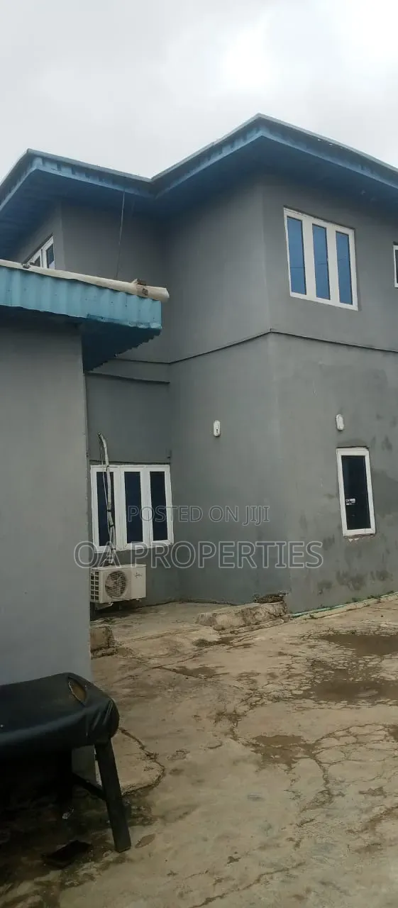 8bdrm Block of Flats in Ashi Bodija Estate for sale