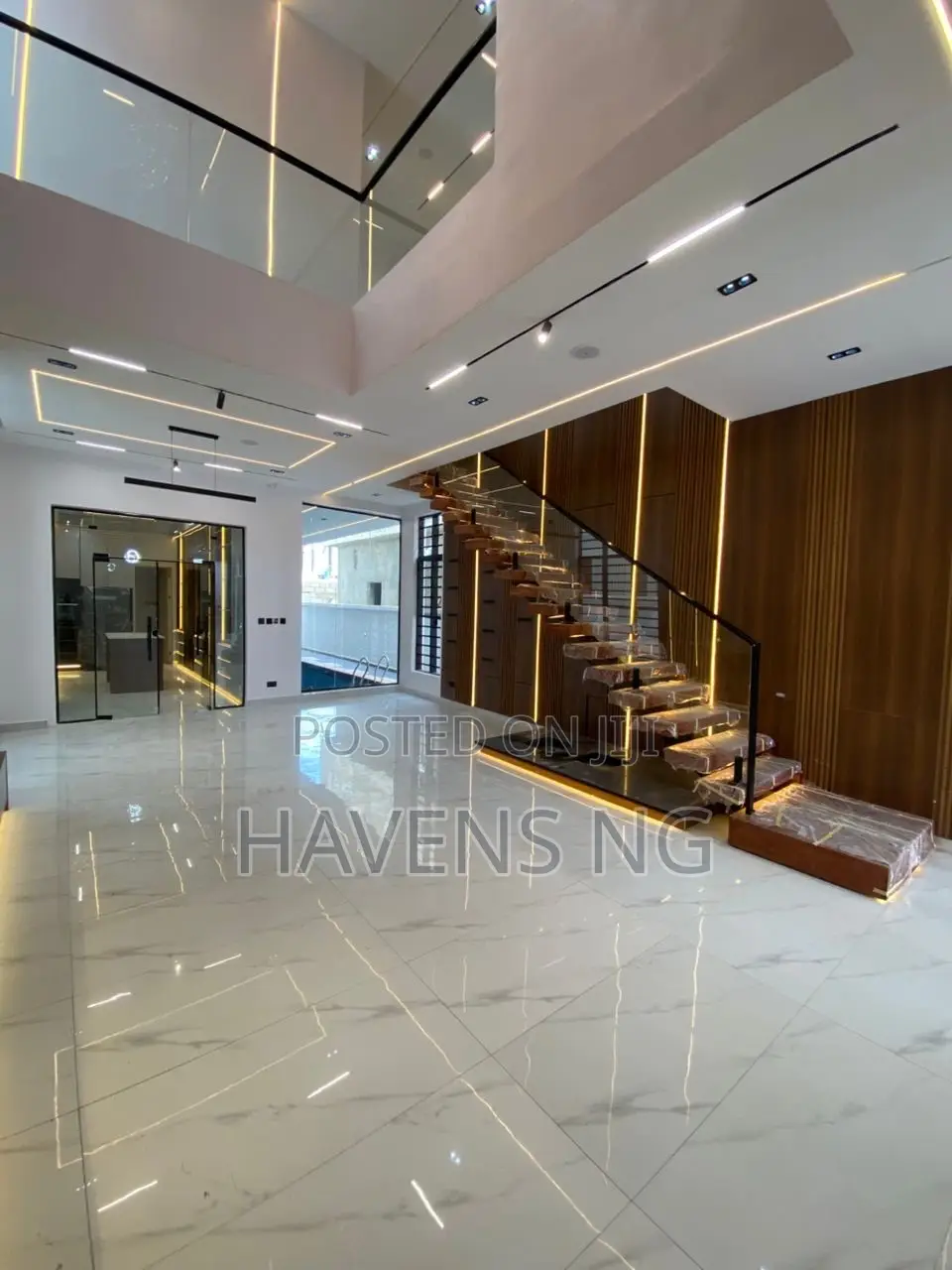 5bdrm Duplex in Ikota for sale