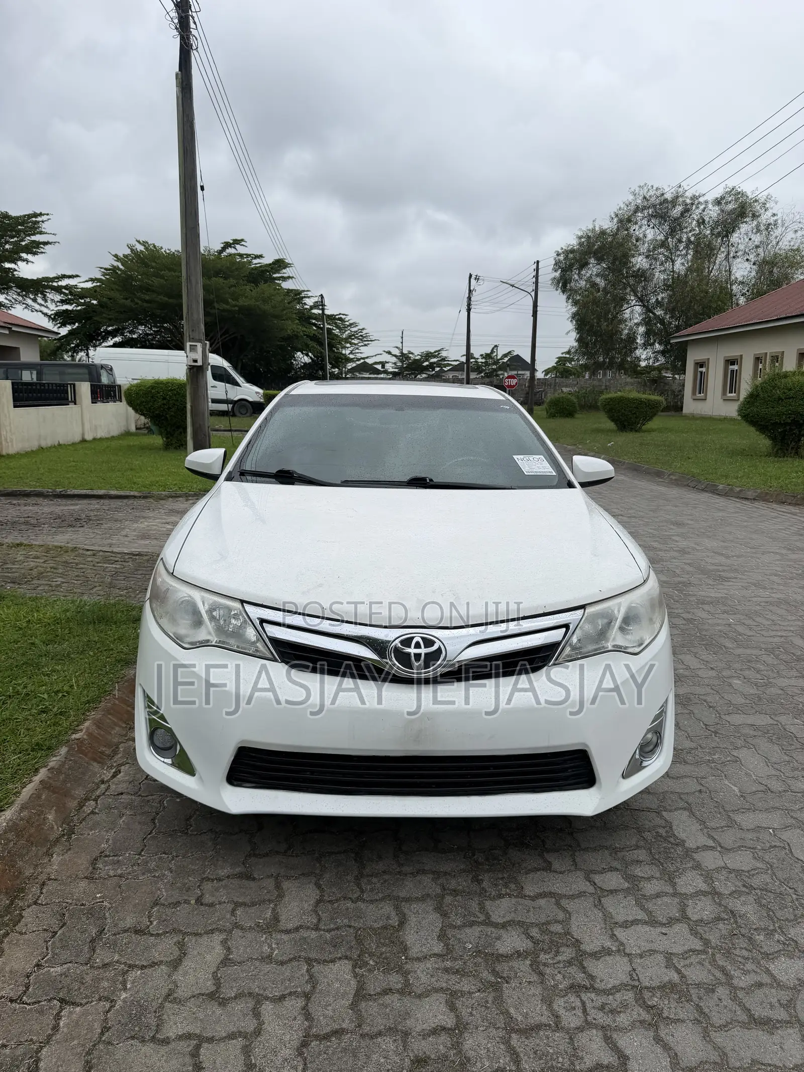 Toyota Camry XLE 4dr Sedan (2.5L 4cyl 6A) 2014 White