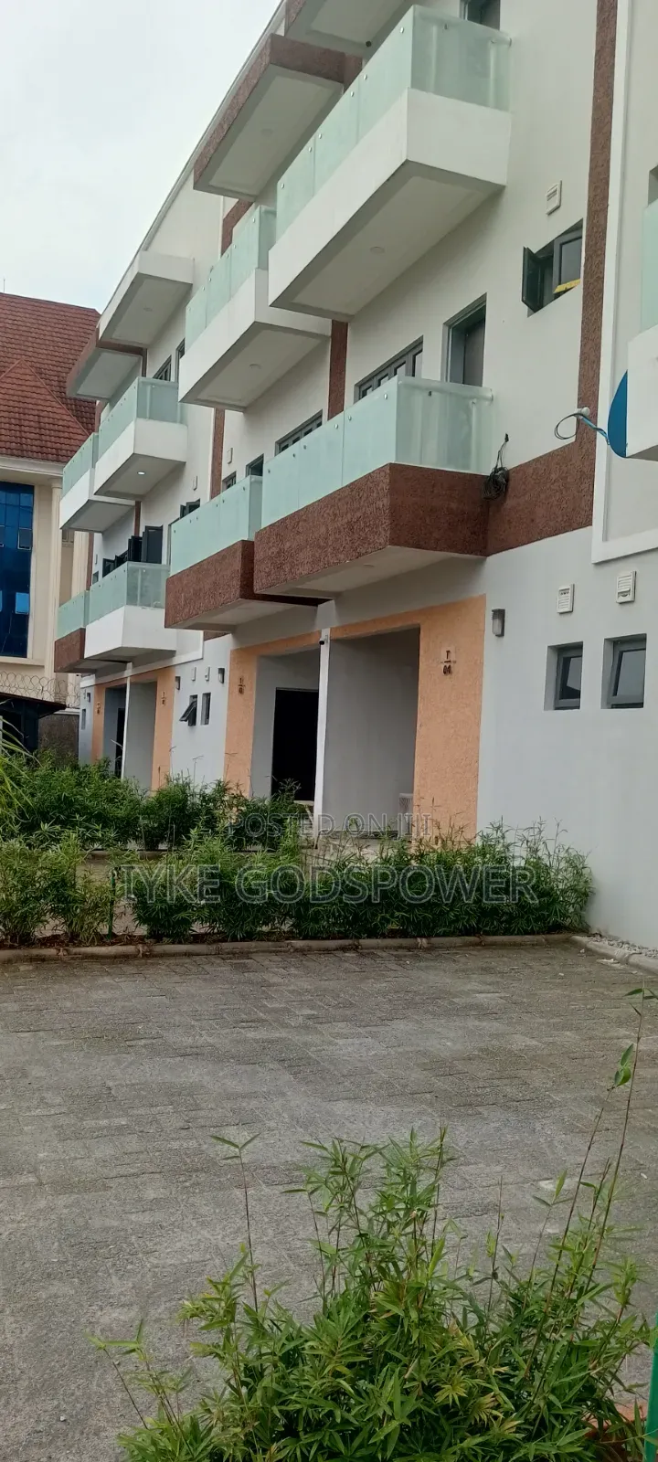 4bdrm Townhouse / Terrace in Durumi for rent
