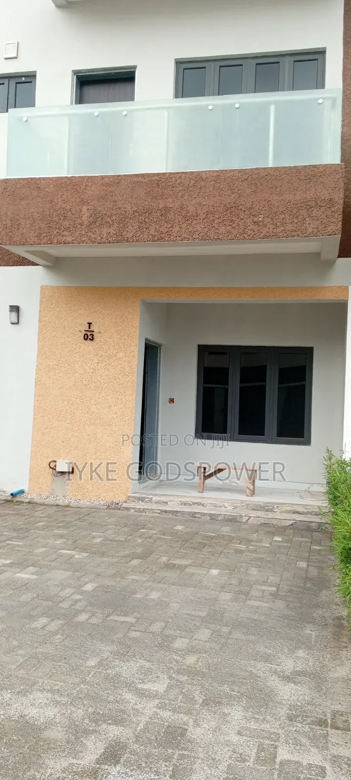 4bdrm Townhouse / Terrace in Durumi for rent