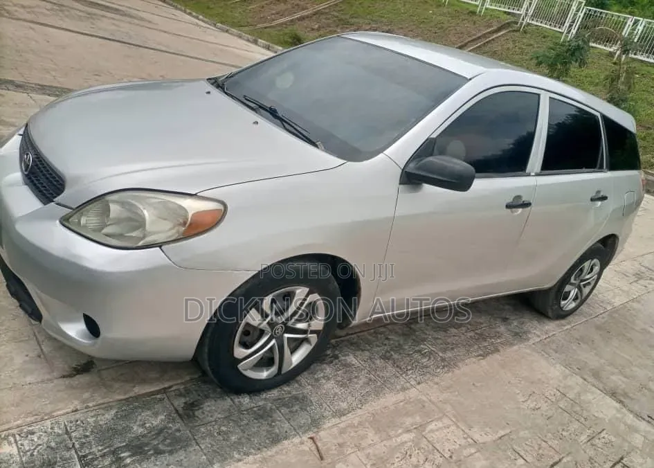Toyota Matrix 2005 Silver