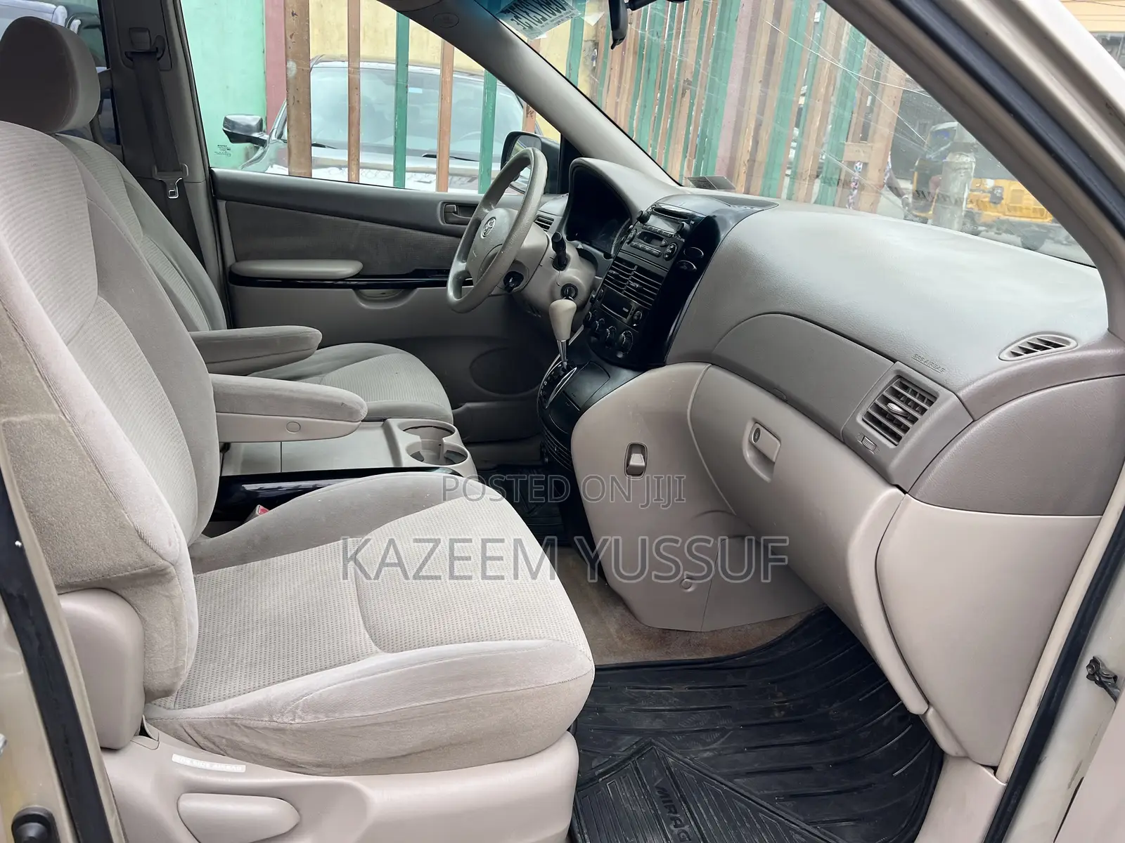Toyota Sienna LE AWD 2005 Gold