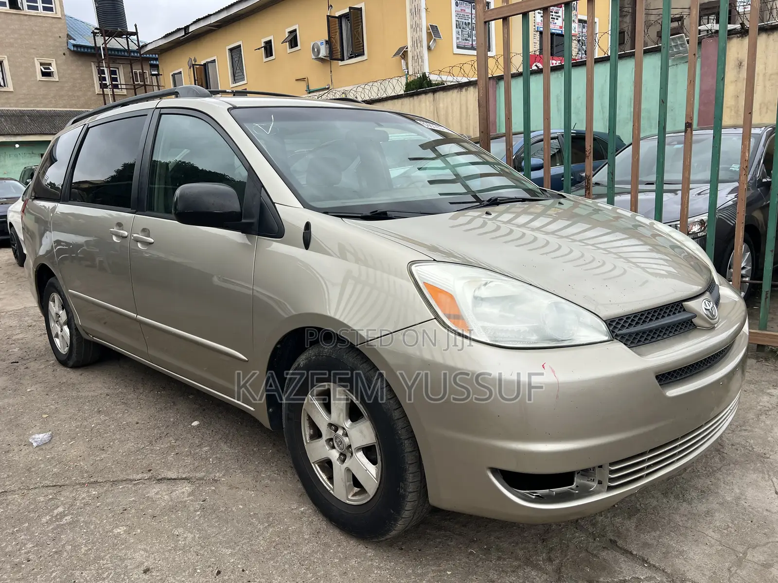 Toyota Sienna LE AWD 2005 Gold