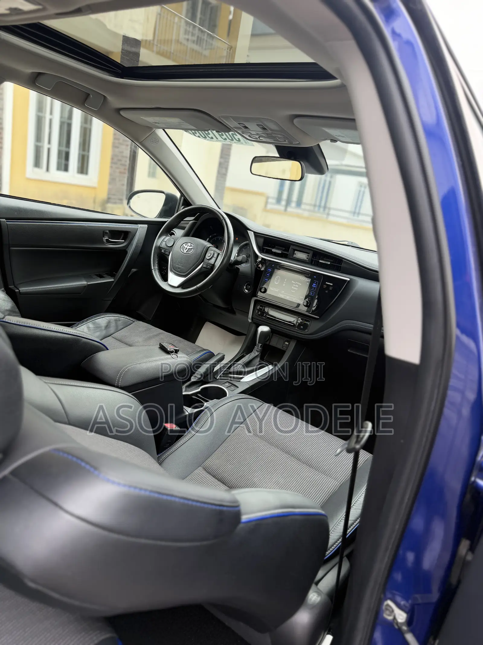 Toyota Corolla SE Special Edition 4dr Sedan (1.8L 4cyl CVT) 2017 Blue